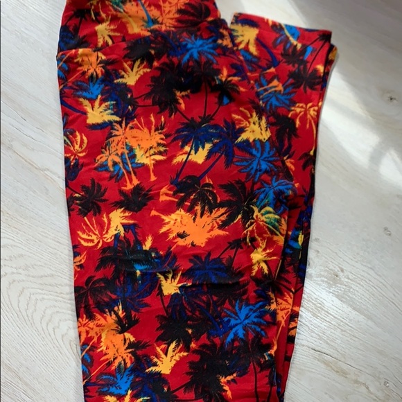3/$30 Lularoe NWOT OS palm tree 🌴 leggings - Picture 1 of 5